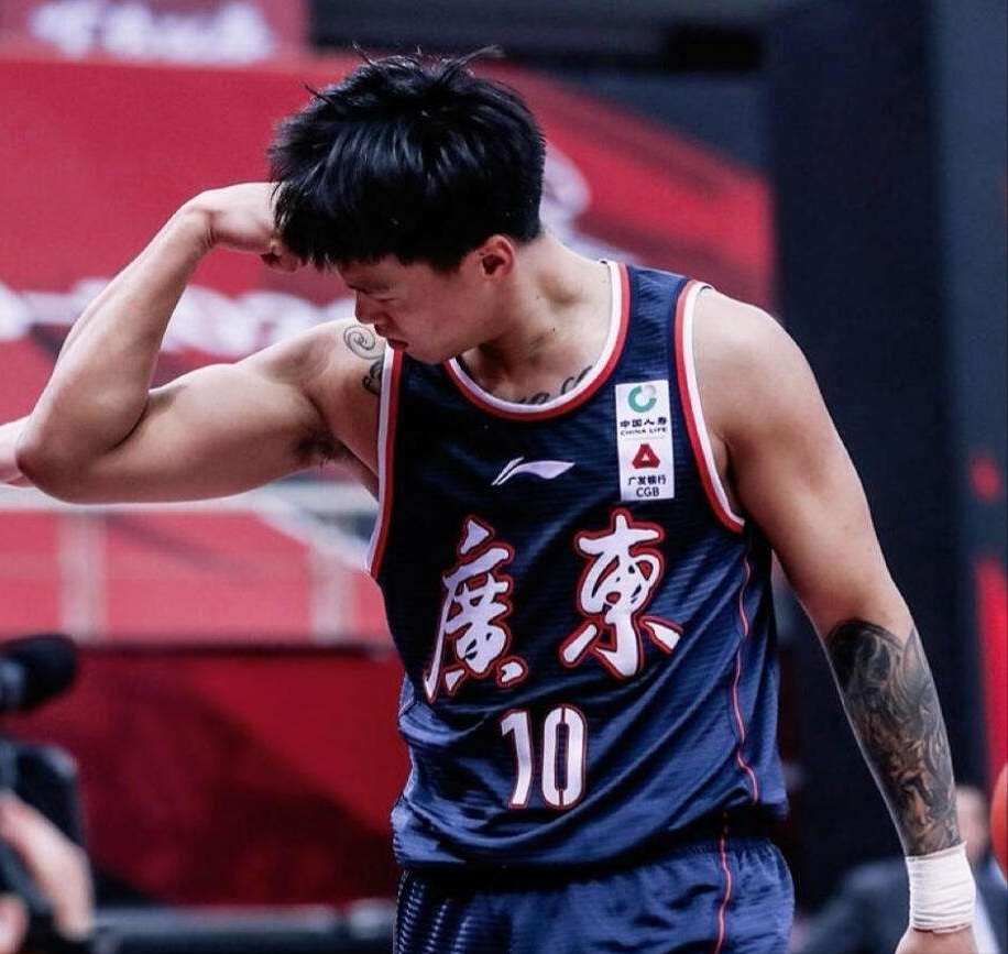 年薪20万到600万!昔日cba弃徒成国家队mvp,赵睿的努力有了回报