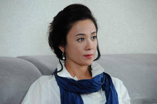 最美妲己傅艺伟:17岁艳压群芳52岁入狱,14岁耍小聪明早有预示