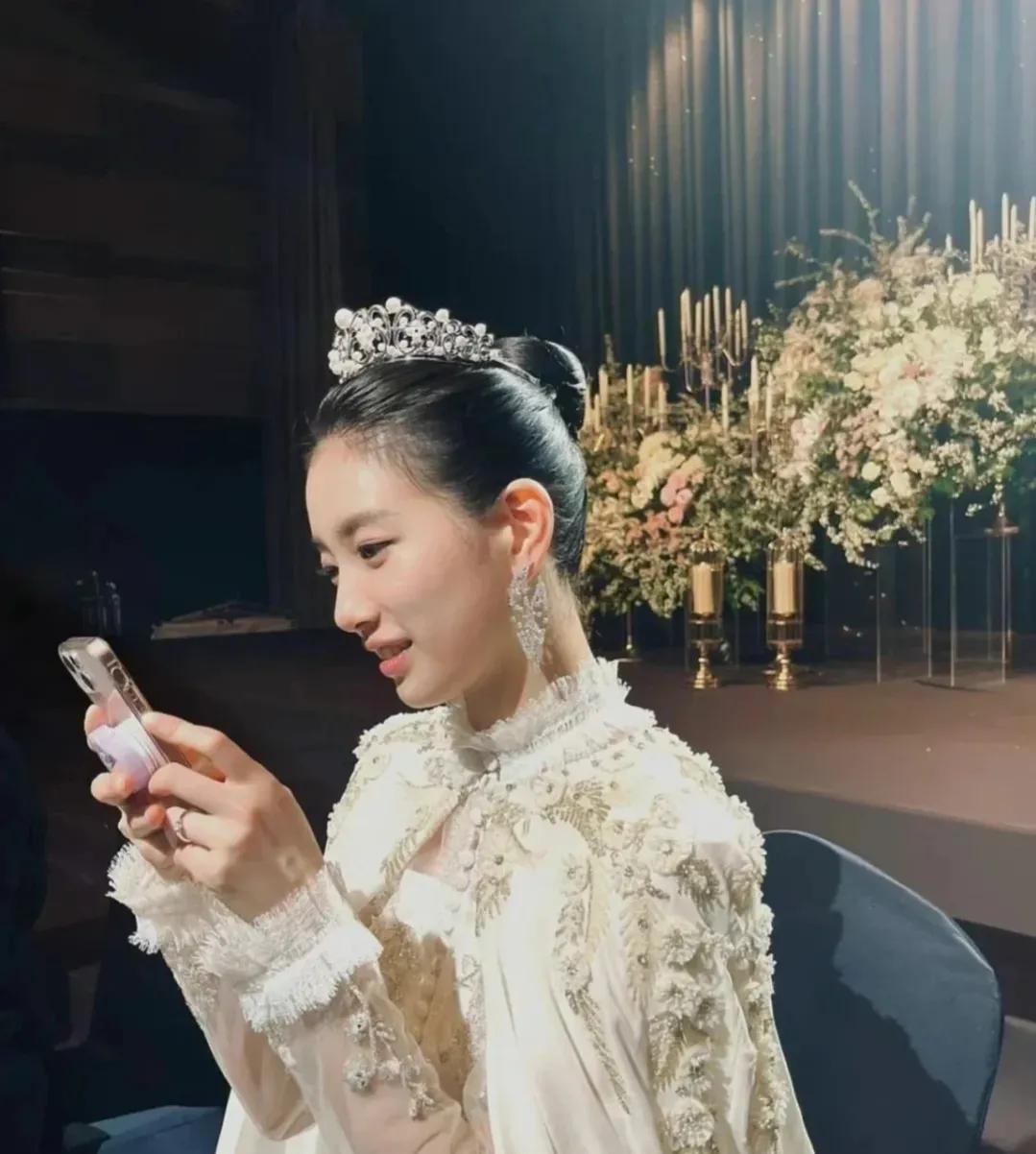 韩剧《安娜》大结局：影射韩国政坛，虚荣女孩的结局会怎样？