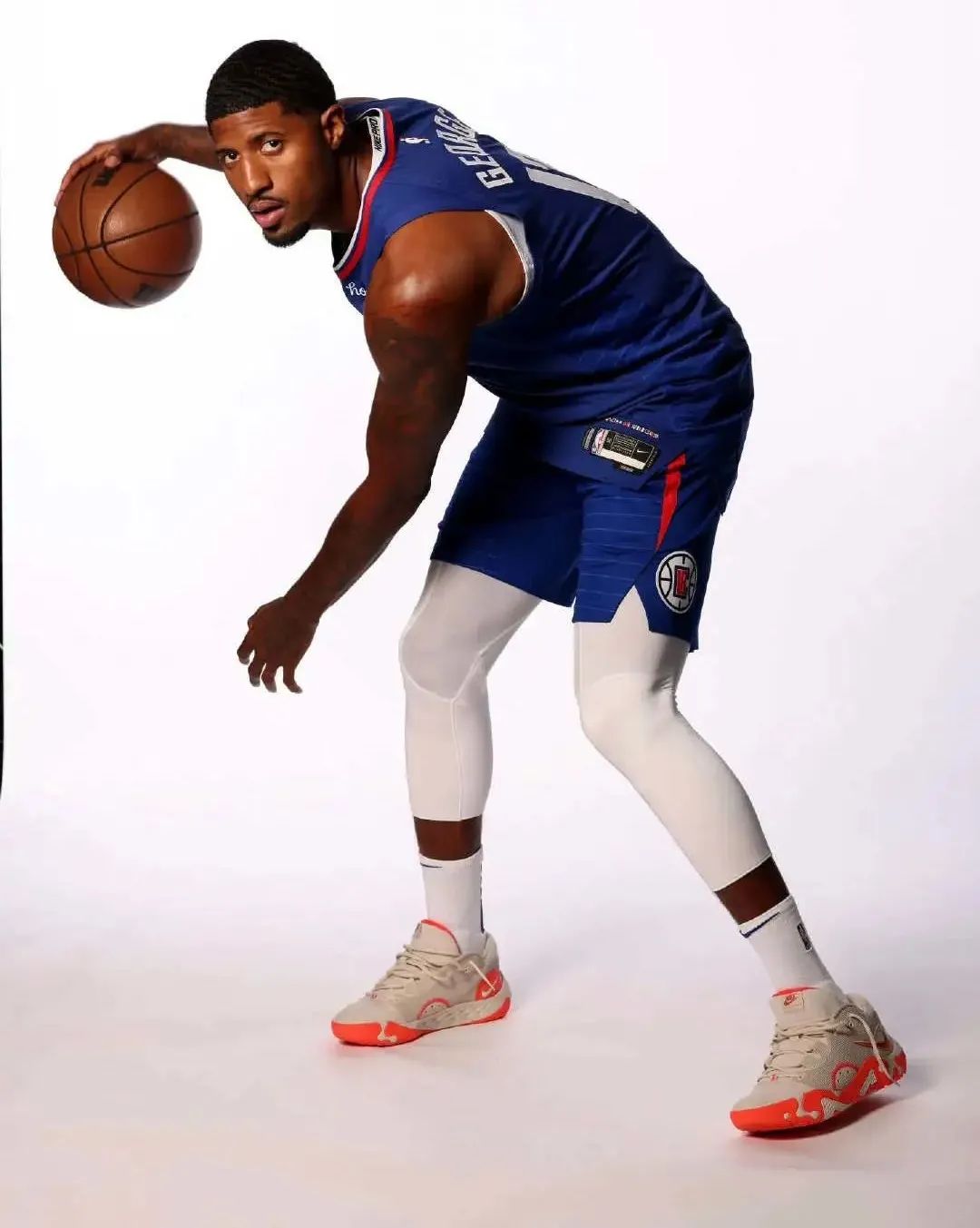 nba球鞋的牌子有哪些（NBA新赛季媒体日球鞋全盘点-眼花缭乱，惊喜不断）