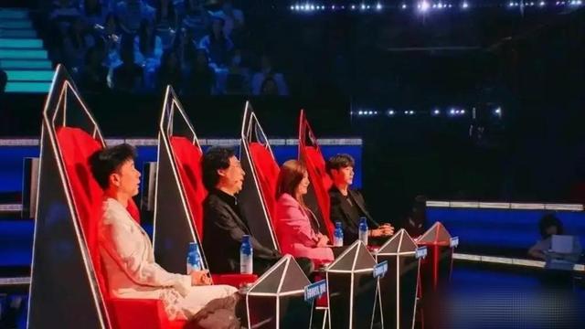 《好声音》录制照片流出，两位小导师现身，两人同时拥有复活权
