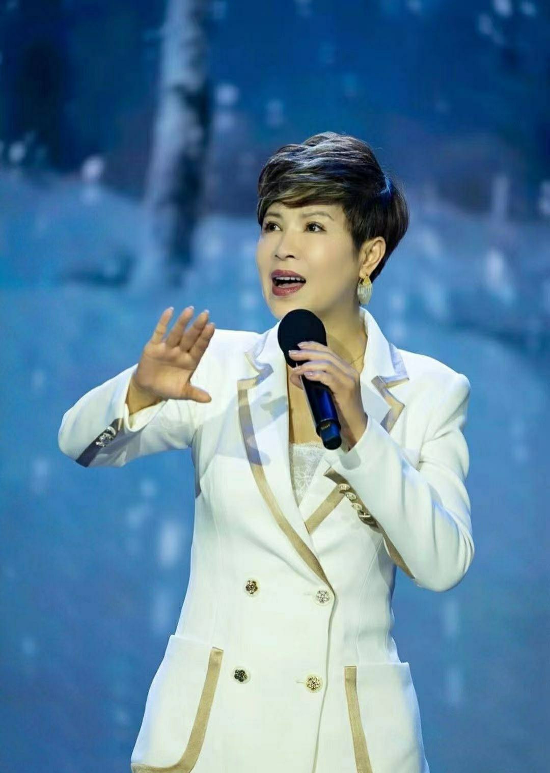 是一帆风顺的歌手套用《如懿传》中的话"人在逆境时,一定要生出勇气".