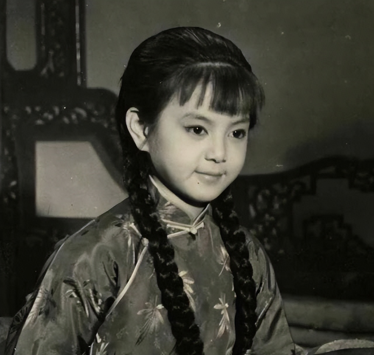 谢玲玲:凭"婉君"成名,嫁豪门生5子却遭背叛,婆婆待她如亲生