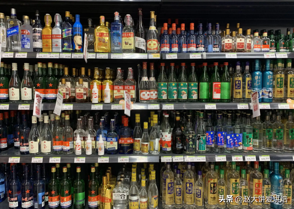 酒类店面的经营方法（大街上的名酒门店有多赚钱？里面暗藏“3个门道”，看完你就懂了）