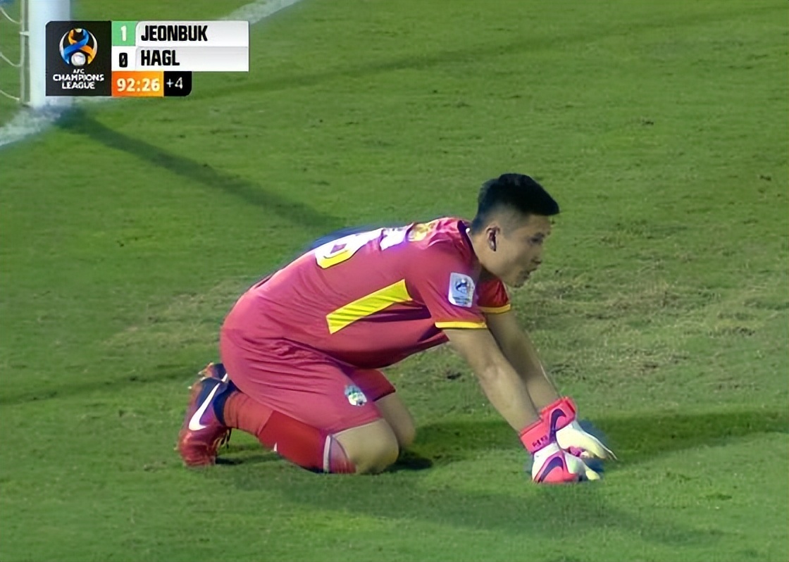 全北现代vs横滨水手（世界波绝杀，亚冠1-0！全北现代拒绝爆冷，对手门将绝望跪地）