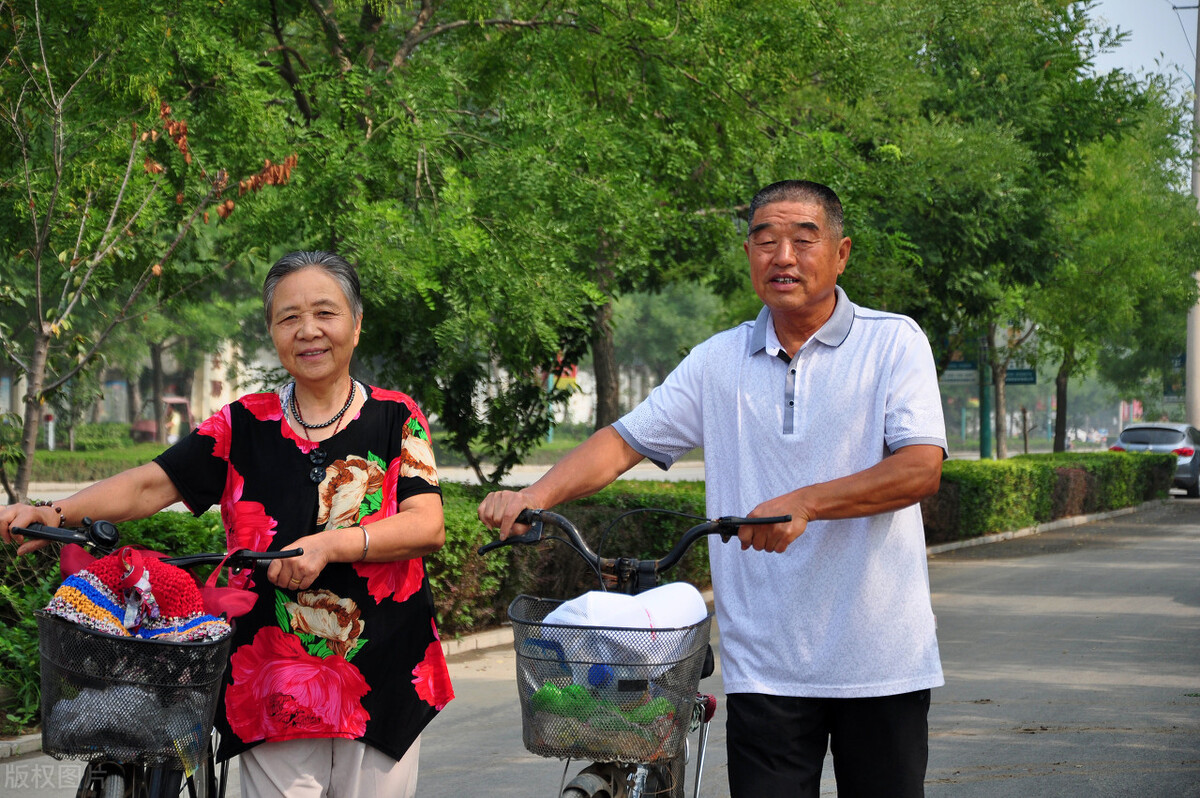 82岁老人：遭遇不幸时我才明白，亲情是很现实的，这是不争的事实