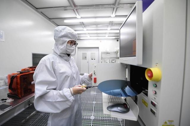 美国限制对中国出售光刻机,荷兰:这样只会激发中国自主研发!