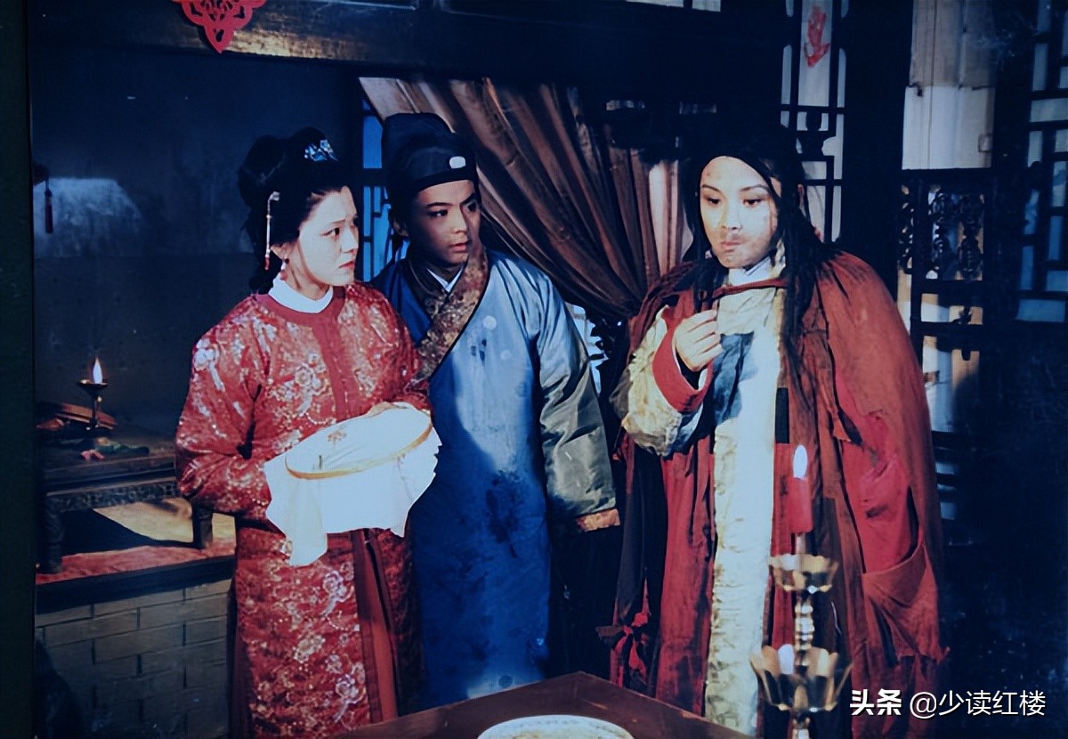 红楼梦:袭人为何甘愿做奴才,也不愿被家人赎?