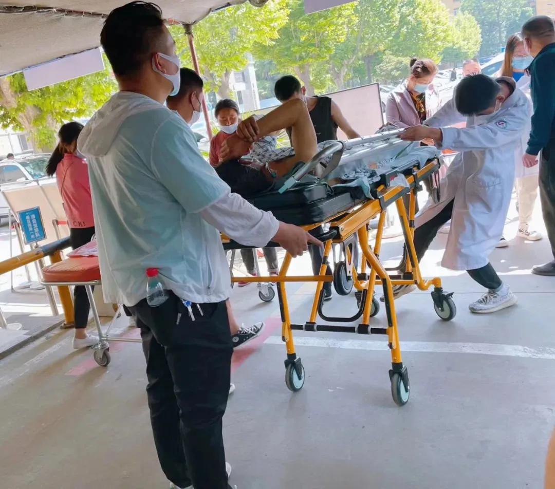 帮助老乡赴陕治病就医