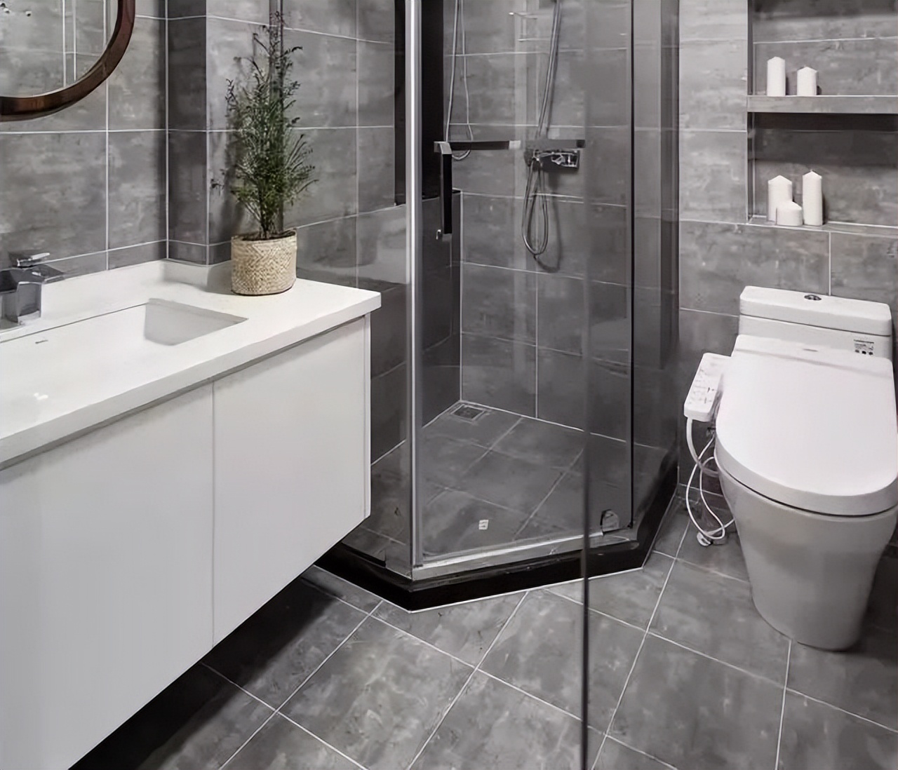 小型卫生间装修效果图(卫生间小得可怜,怎么装修布置,才实用不拥挤?