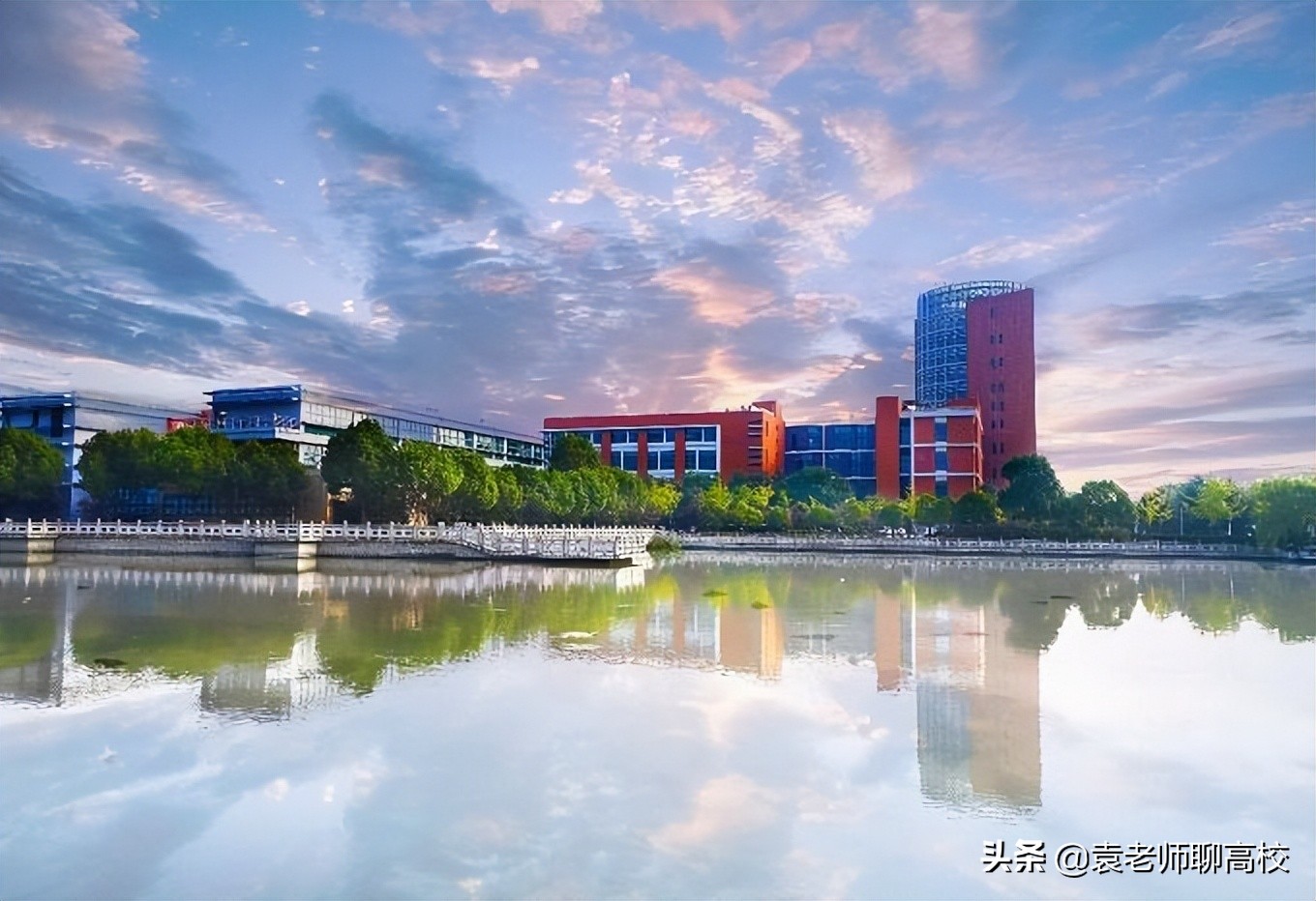 西安交通大学与上海交通大学，同根同源一个C9一个华五，哪个强？