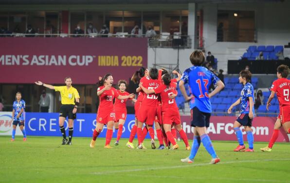 足球之夜女足亚洲杯（6-5！中国女足击败卫冕冠军：320万奖金到手，央视无缘见证奇迹）