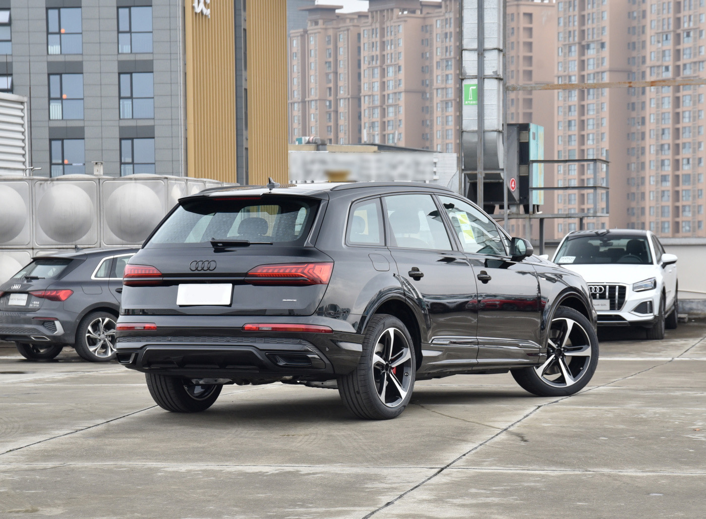 奥迪Q7 冰雪运动版：作为次顶配车型，81.98万的价格值得入手吗？