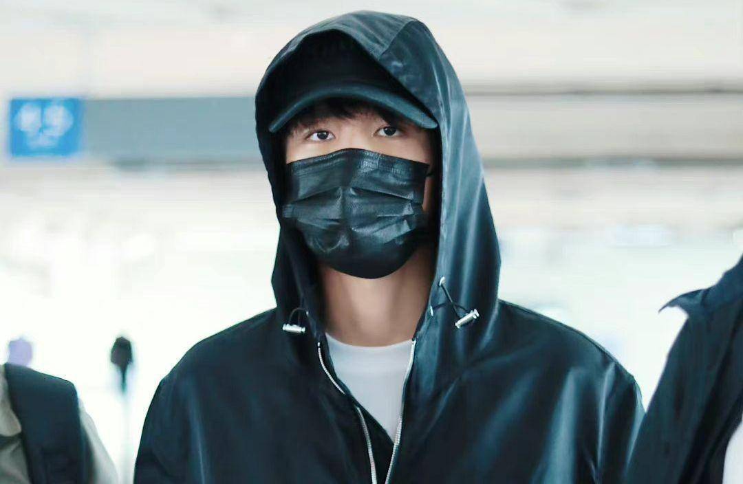 保护杨紫受伤,孤立袁冰妍被质疑"仇女",成毅这一路走来有多难