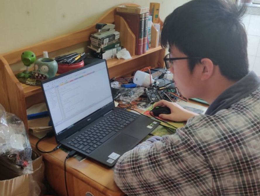 大学生将迎来“超长假期”？个别高校已发通知，学生喜忧参半