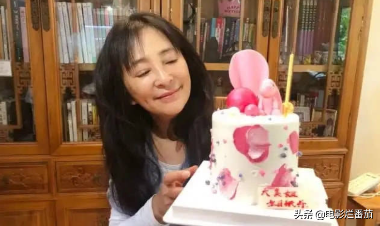 老戏骨火出圈，李勤勤在《亲爱的小孩》中的表演，凭什么这么豪横