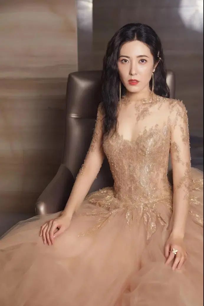 年过40还未嫁的10位女星：多人情史丰富，最小43岁最大者已达58岁