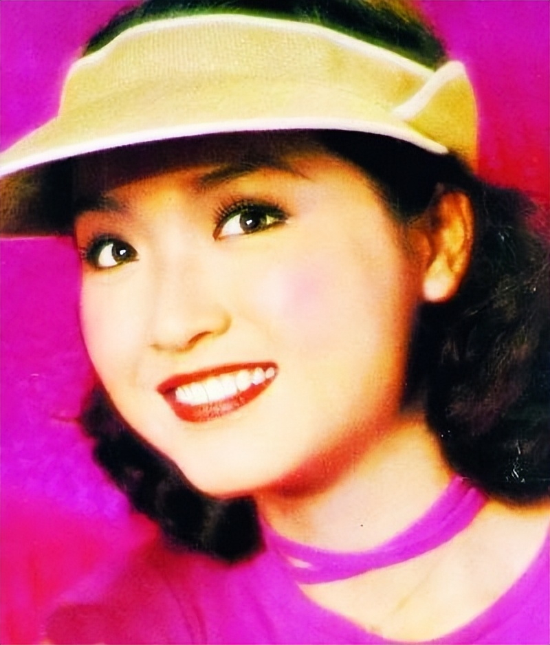 恬妞：有两段刻骨铭心的爱，今64岁仍然单身，35岁女儿成她烦恼