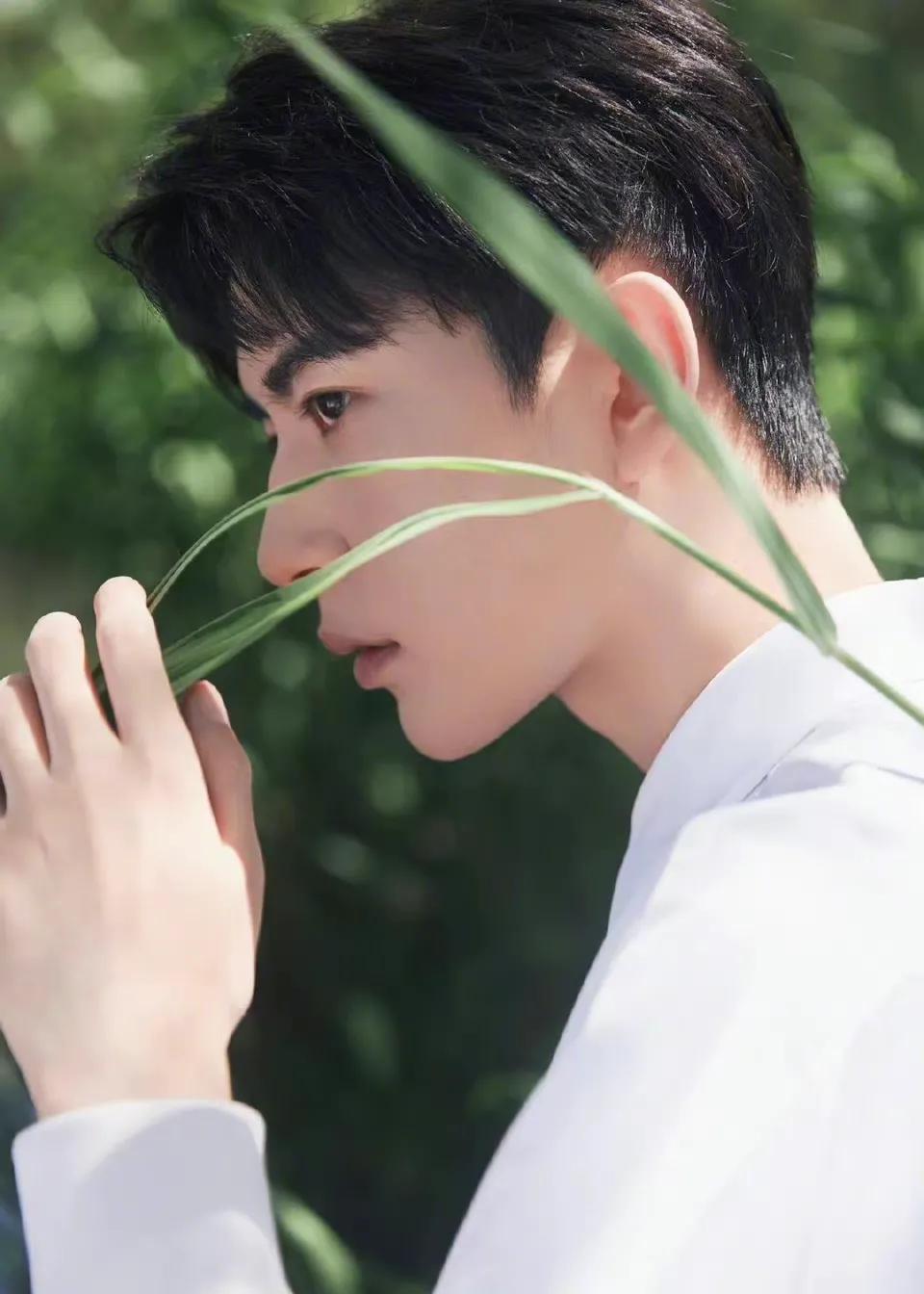 6.16图：檀健次 侯明昊 迪丽热巴 于朦胧 赵丽颖 易烊千玺 吴磊 胡兵 沈月