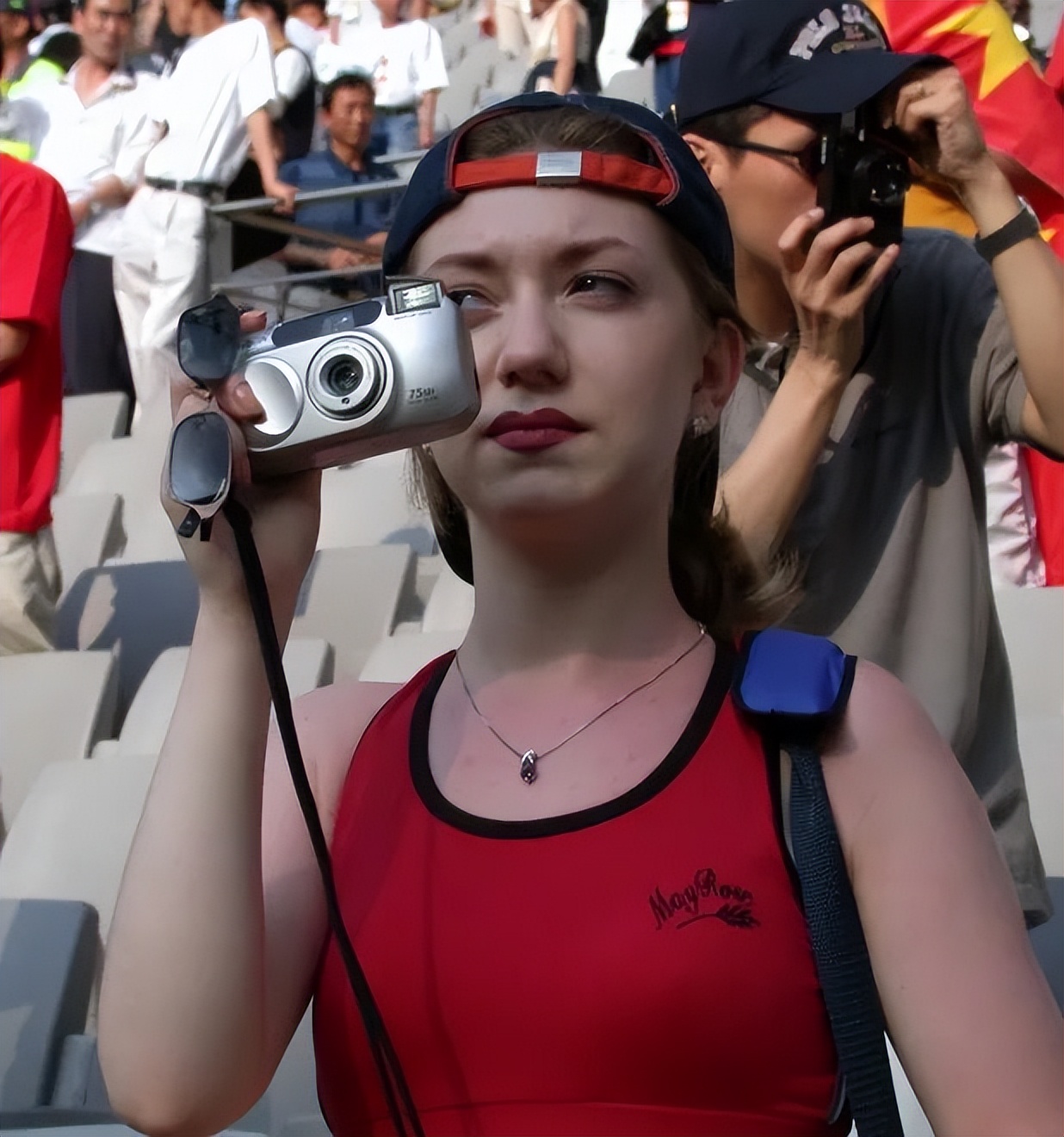 漂亮的土耳其女球迷 桐城一派/摄明知中国队会很难看地死去,但球迷仍