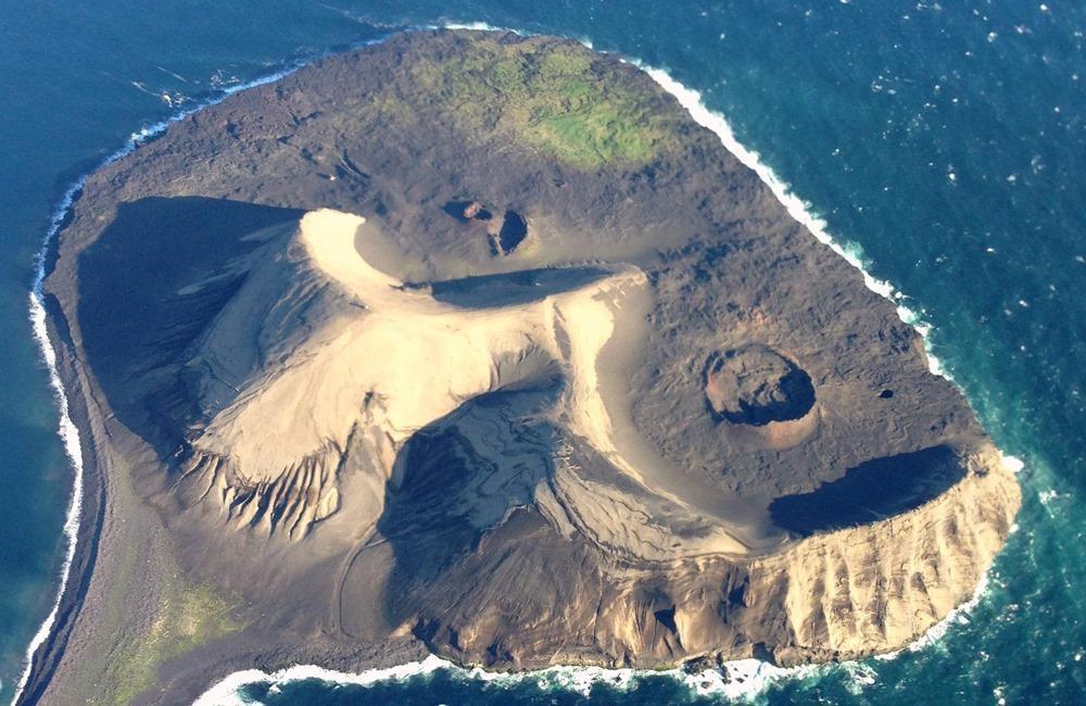 叙尔特塞岛位于冰岛南部海岸的一个火山岛,它是世界上最新的岛屿之一.