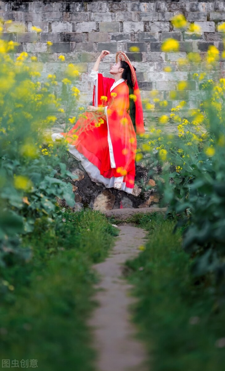 远足踏青师生俱欢颜，偷奸被捉张曹羞为师（小说连载）