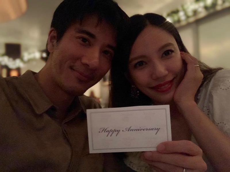 王力宏紧急返台安抚前妻！现身被媒体围堵，拿手机反拍表达不满