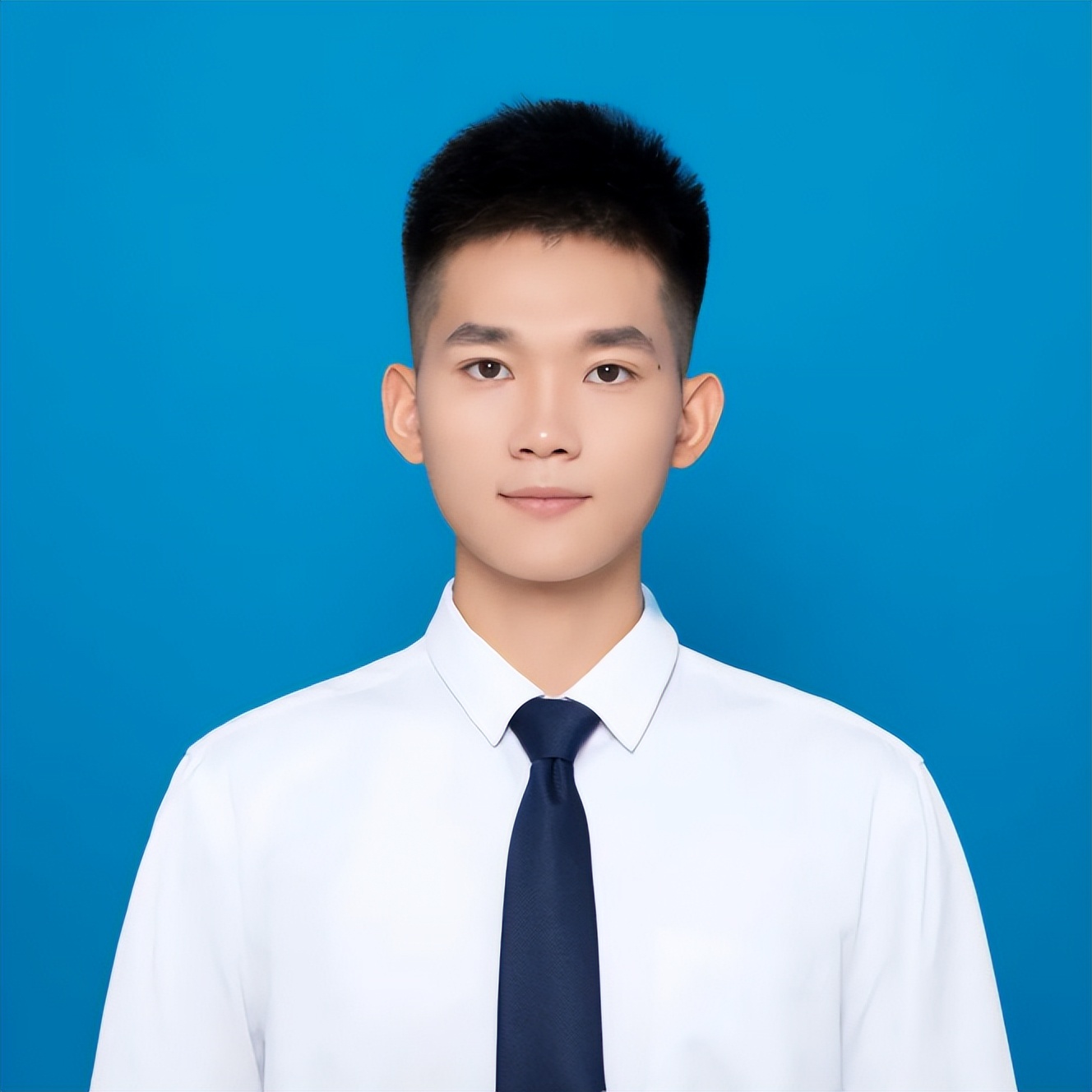 上海男神学霸：服役火箭军，退伍后获多家名企offer，现已签约特斯拉！