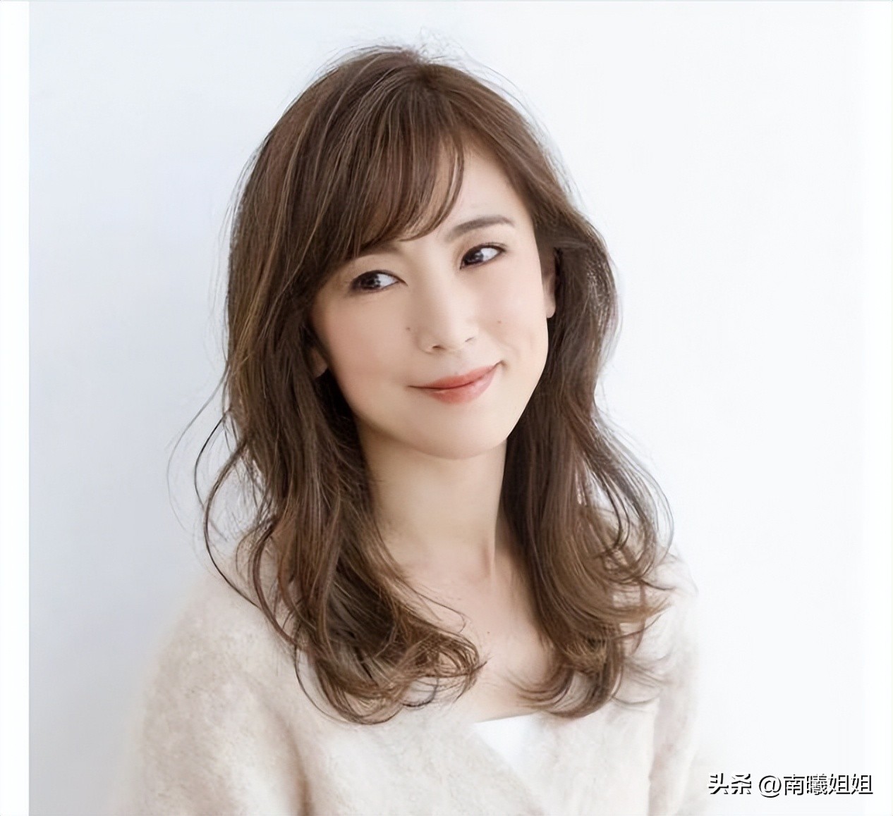 发型对于女人而言，究竟有多重要？看完这3组对比图，你就知道了