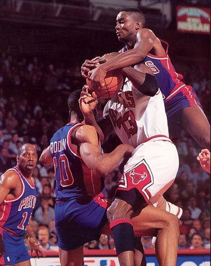 NBA打架最强5人组，兰比尔成黑手流派鼻祖 约翰逊是黑带高手