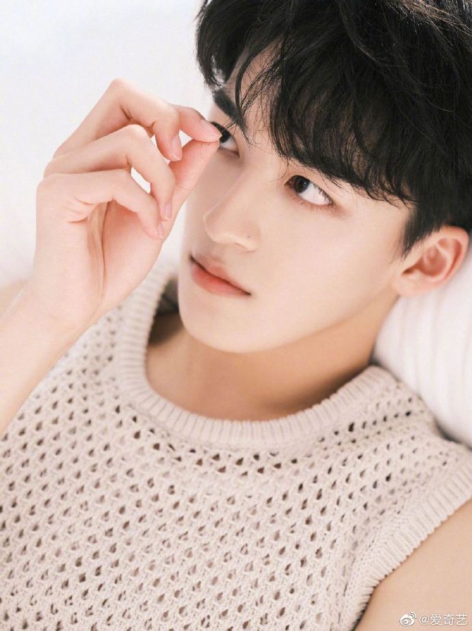 7.17美图：秦岚 任豪 肖战 檀健次 罗云熙 龚俊 张予曦 唐嫣 李易峰 王俊凯