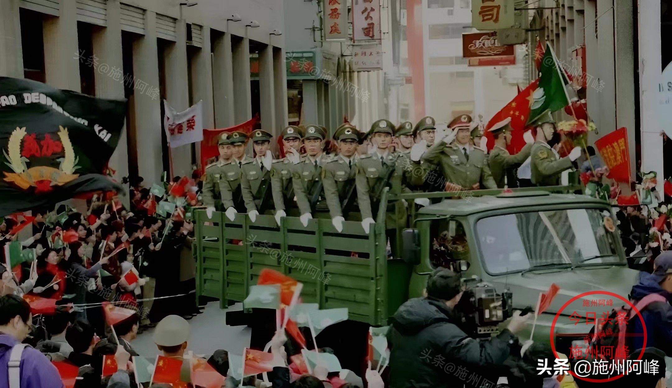 老照片：1992年代言日本清酒广告的王祖贤，邓丽君年轻时候的照片