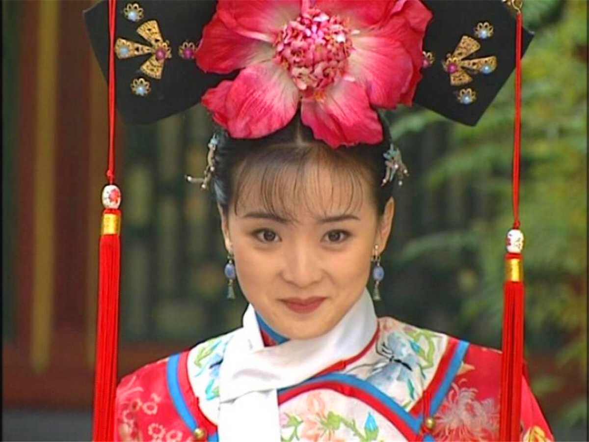 曝老佛爷安慰球员(《还珠格格》爱却要放她走,老佛爷