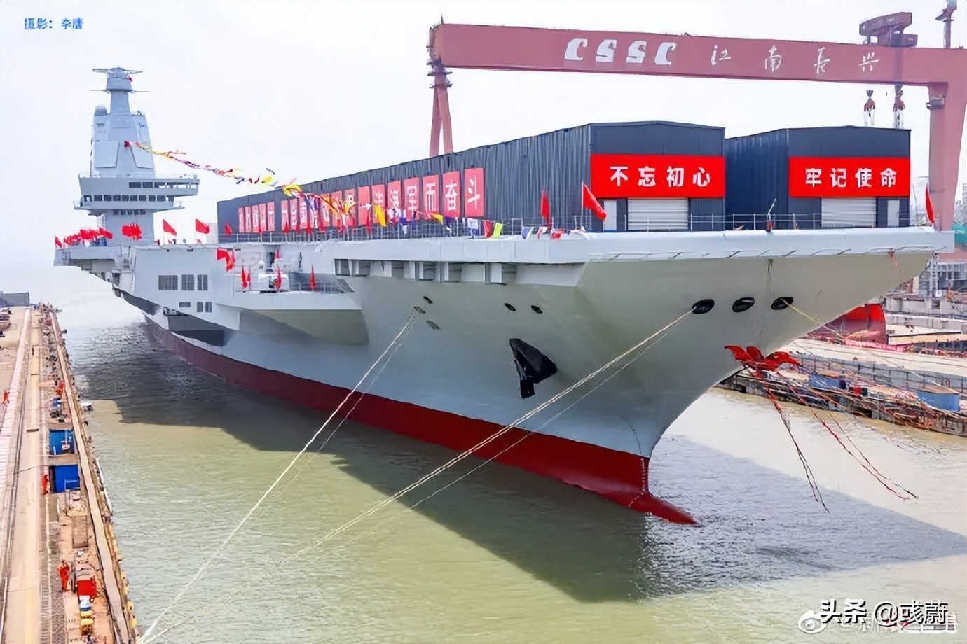 ���ϴ��������������������ˣ�����32��������״���д����豸