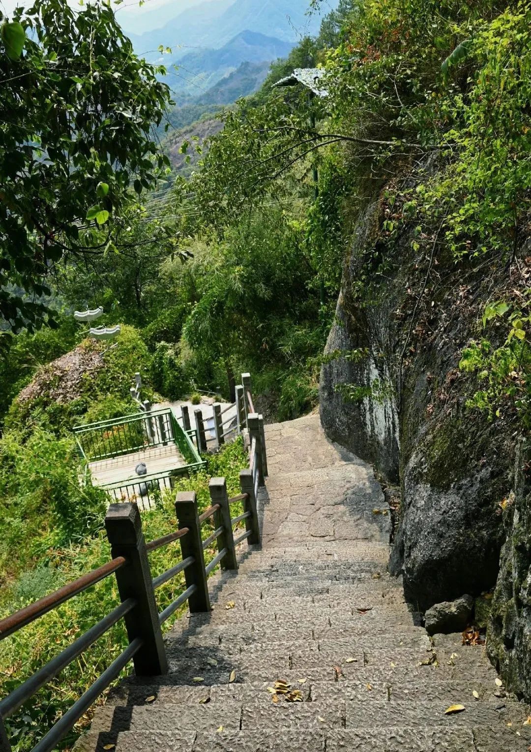 他们看上去有点软(建德游记一 | 大慈岩 | 江南悬空寺)