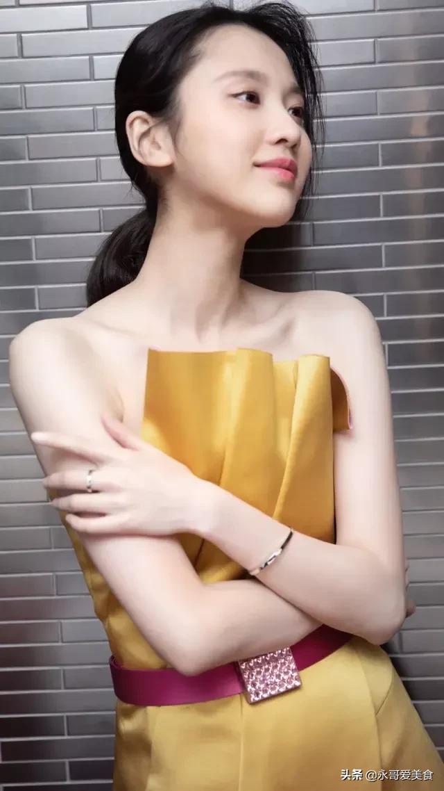 张慧雯，北舞美女演员，清新脱俗，靓丽迷人