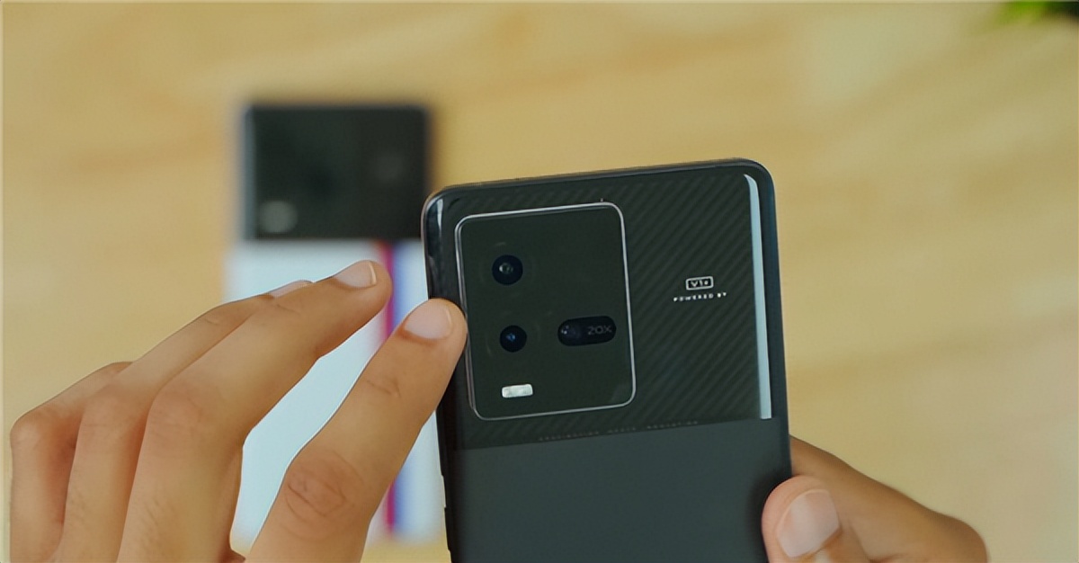 iQOO10真机曝光？搭载了v1+拍照芯片？