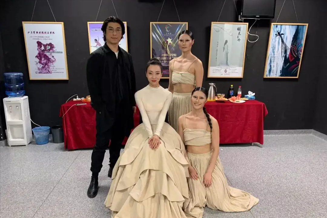 刘岩的终身残疾，让张艺谋自觉亏欠，为何被郎昆视为“烫山芋”？