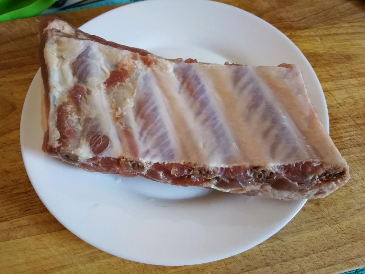 肋排的家常做法大全（焦香肉嫩的猪肋排做法简单）