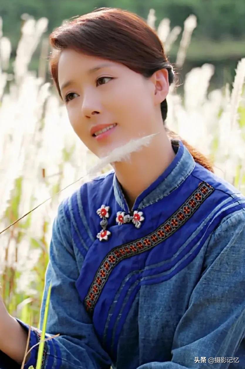 颜丹晨：品貌端庄