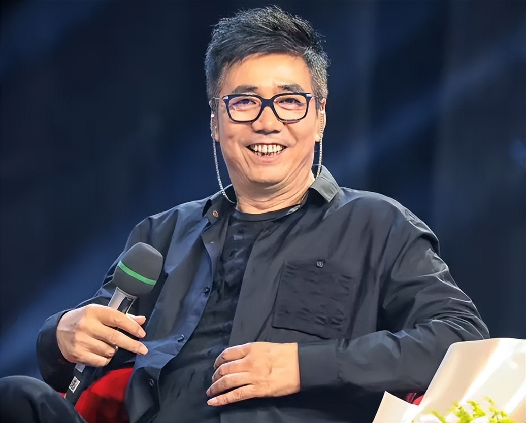 冯小刚遭人陷害，蔡国庆立过3次三等功，军旅男星为何如此优秀？