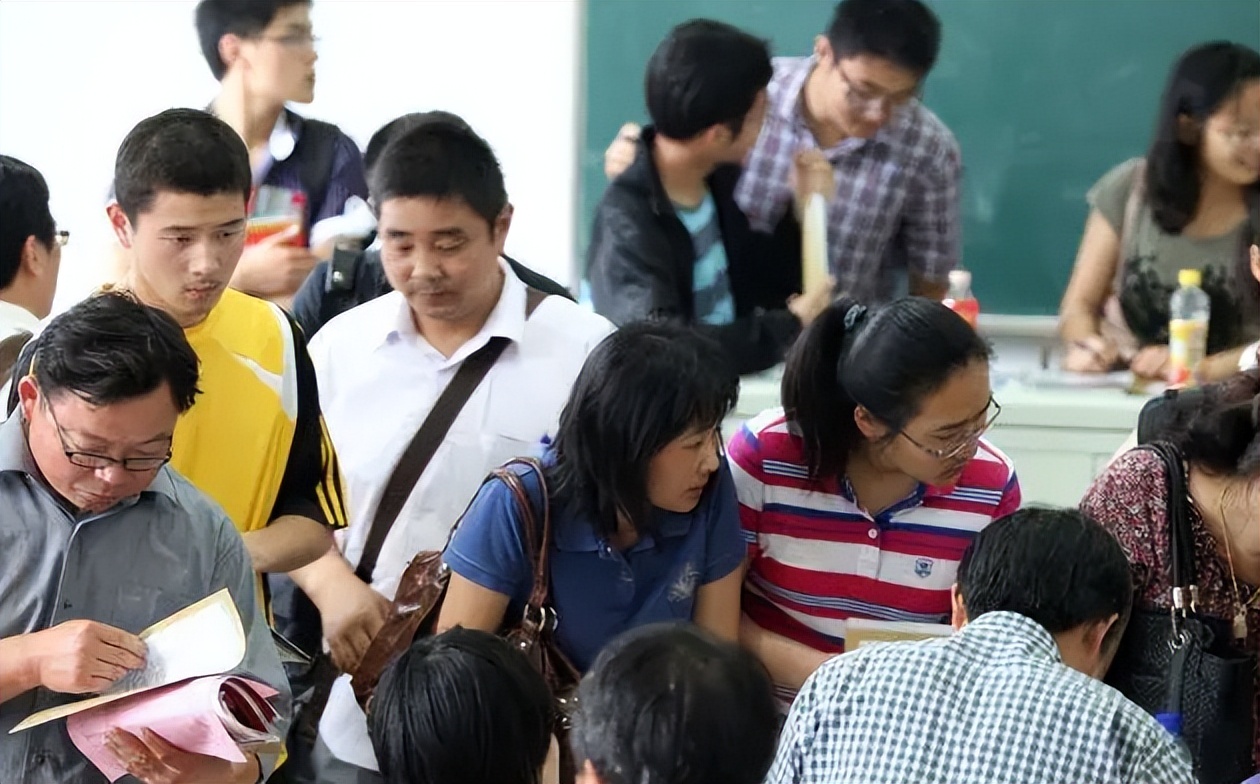 适合普通家庭学生选择的6个专业，好就业收入高，发展前景也不差