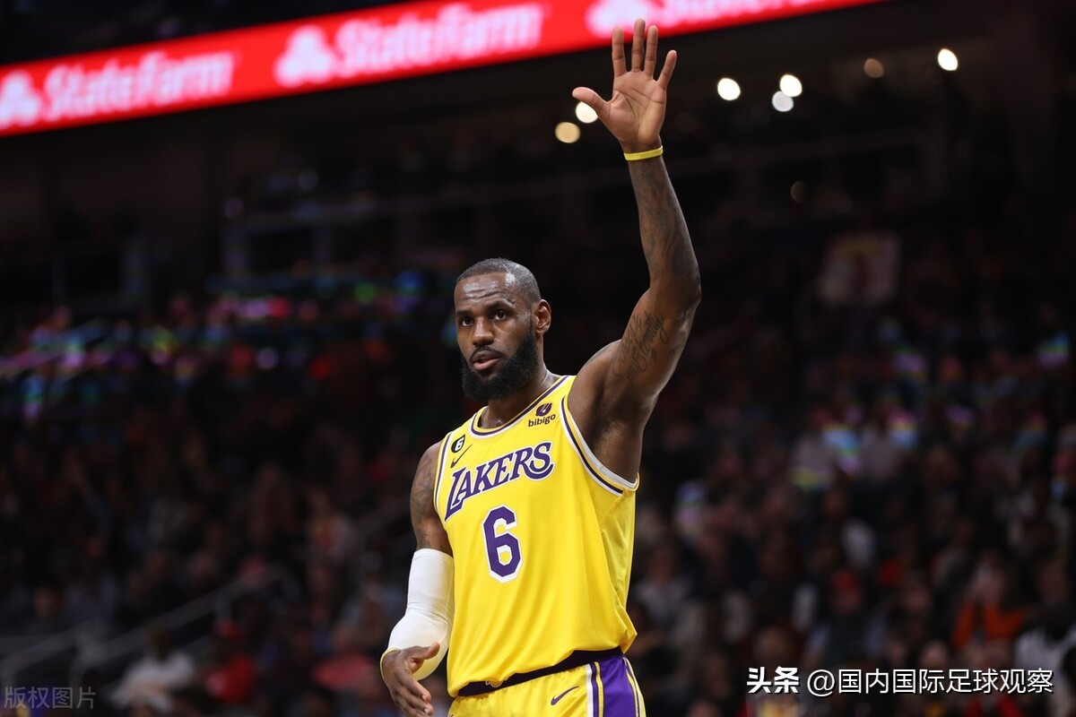 老鹰vs湖人(NBA！洛杉矶湖人队130比121击败老鹰队！詹姆斯47分！威少14分)