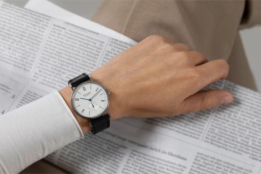 1万多逃不过的选择！这块表的设计就突出一个极简美