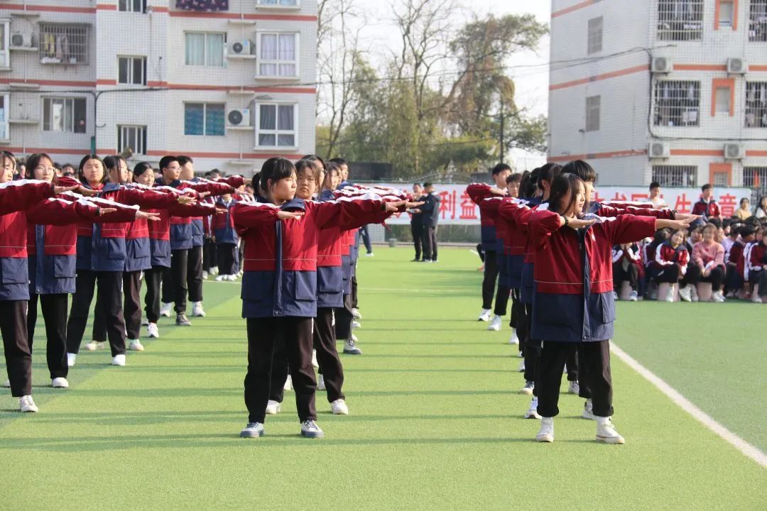 南充市李渡中学举行高一年级广播体操比赛(图10)