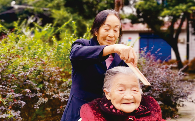 未婚夫战场牺牲，她带准婆婆出嫁，不离不弃奉养“妈妈”40年