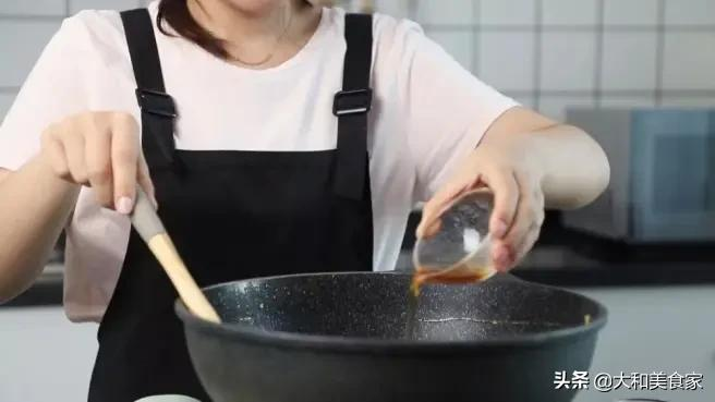 超级好吃的剁椒鸡蛋 做法简单光是看着就觉得好下饭