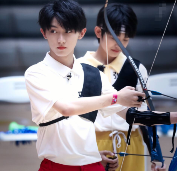 马嘉祺再战高考，被众人调侃为“九漏鱼”后，这次很可能金榜题名