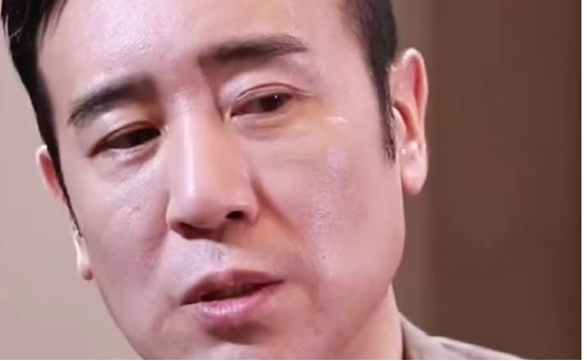 “大器晚成”于和伟：母亲反对他演戏，姐姐卖钢琴送他去戏剧学院