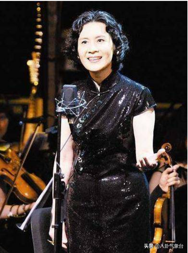 “气质美人”肖雄，将一生奉献给演艺事业，单身30年不后悔